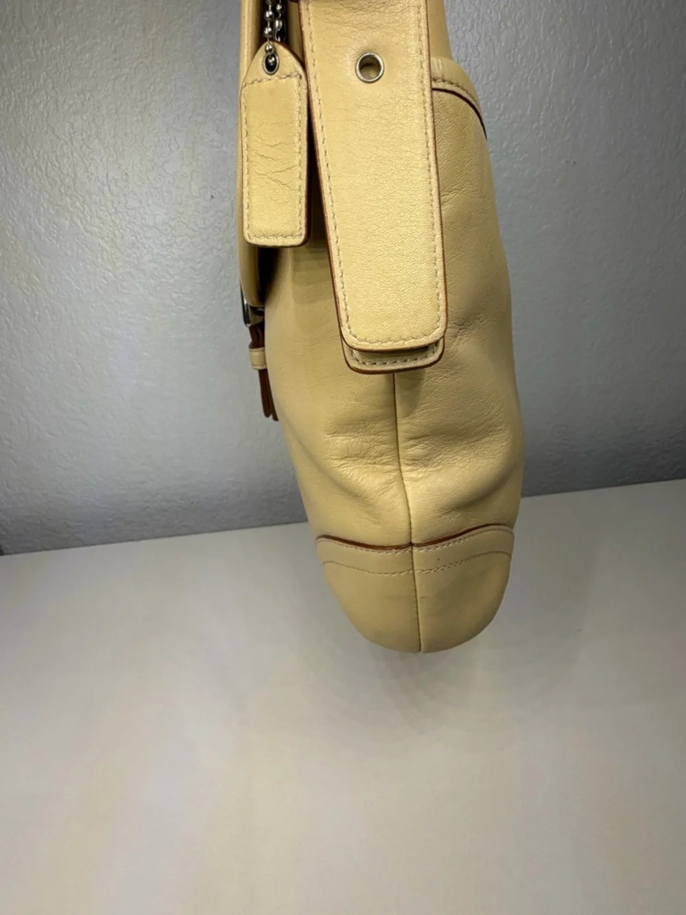 Vintage Coach Y2K Leather SoHo Shoulder Bag with Buckle Detail - Picture 9 of 15